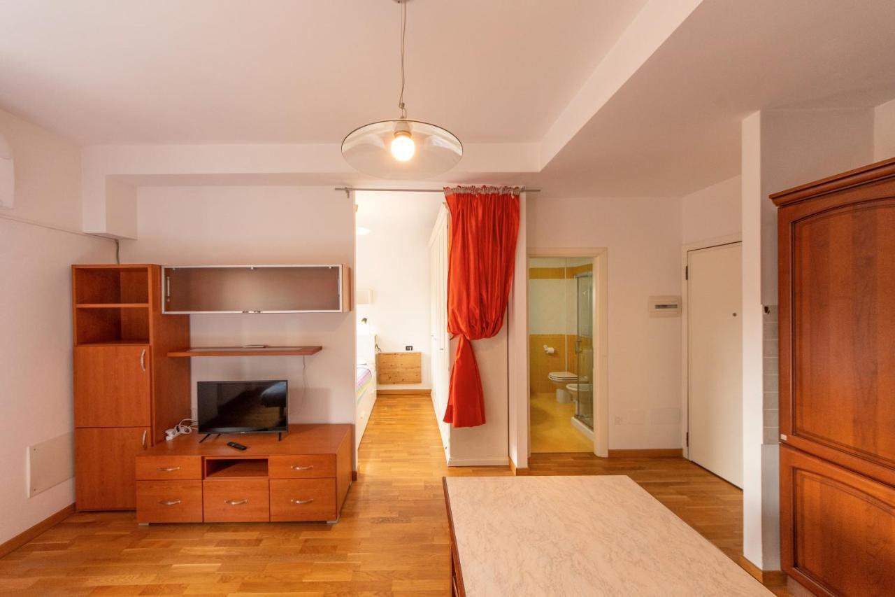 Housmart Milazzo 5 Lägenhet Bologna Exteriör bild